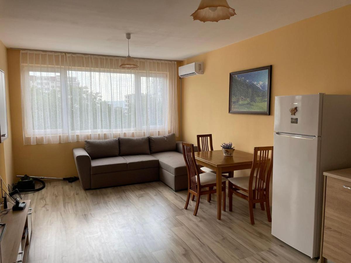 Apartment Sanik Varna Luaran gambar